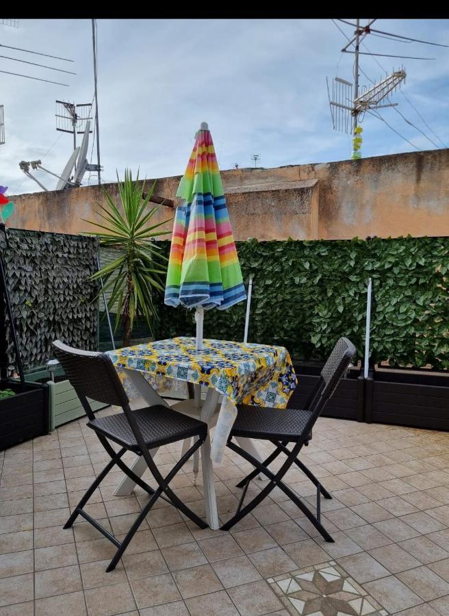 Terrazza Del Santo 2,0 - La Terrazza Nel Cuore Di Napoli 外观 照片