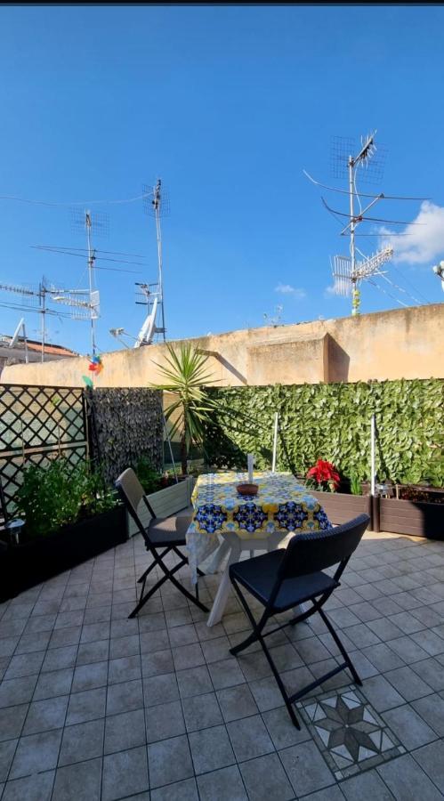 Terrazza Del Santo 2,0 - La Terrazza Nel Cuore Di Napoli 外观 照片
